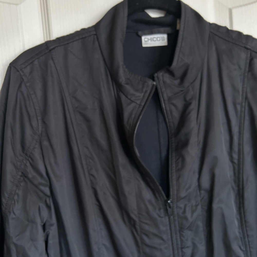 Chico’s black lightweight ruched zip front windbreaker jacket size 2 Large - Picture 7 of 10